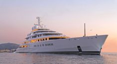 Azzam яхта
