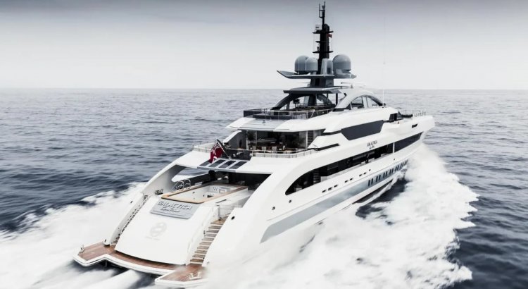 Верфь Heesen показала яхту совладельца «Лукойла»