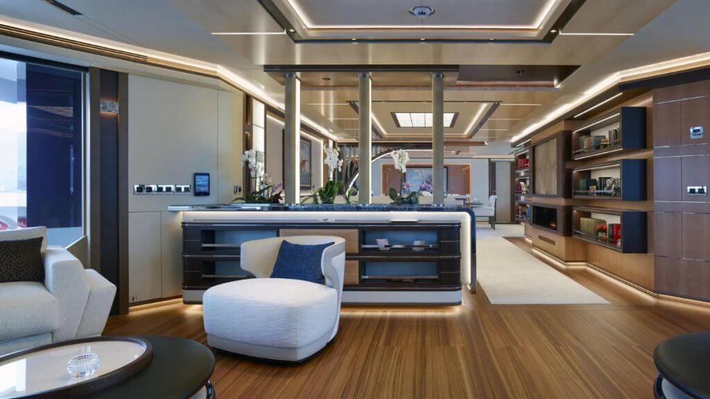 Верфь Heesen показала яхту совладельца «Лукойла»