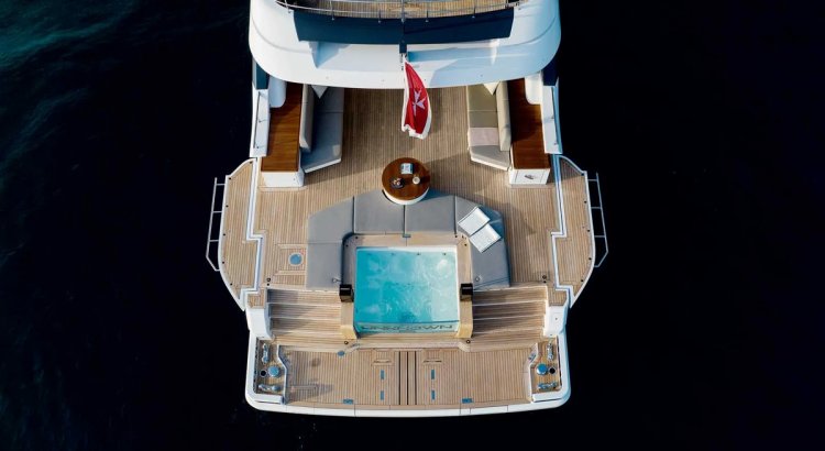 Benetti показала изнутри 34-метровую яхту Златана Ибрагимовича