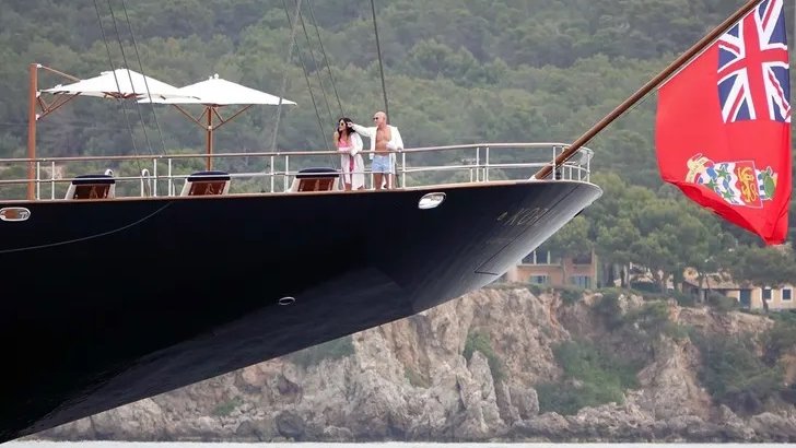 Jeff Bezos and Lauren Sanchez board the superyacht Koru